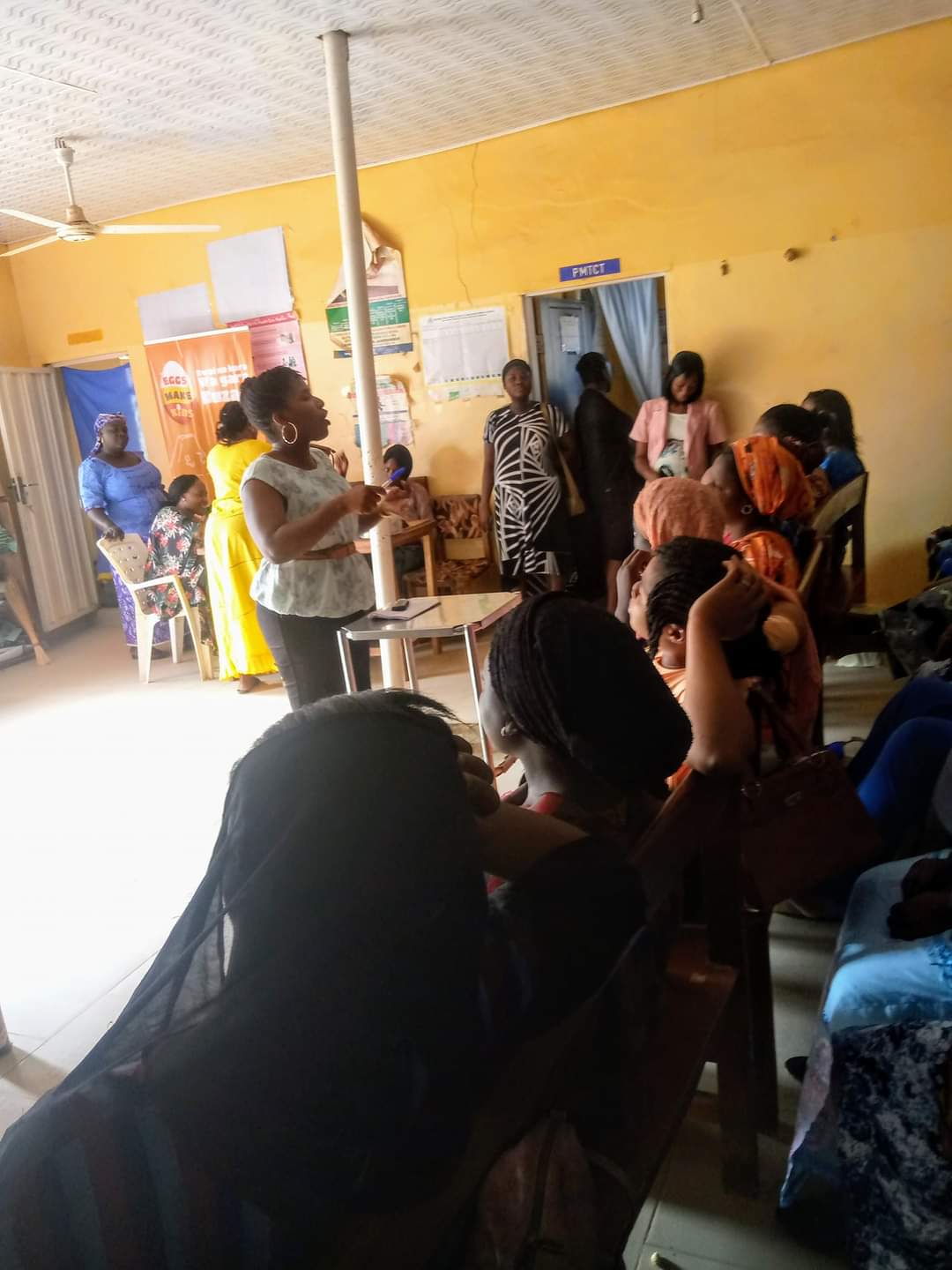 Anti-GBV Campaigner, Henrietta Nonye Odey sensitizing pregnant women in a health facility.