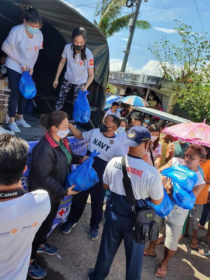 RC Metro San Pedro team up with the Philippine Navy in relief distribution in Bicol Province last November 2020