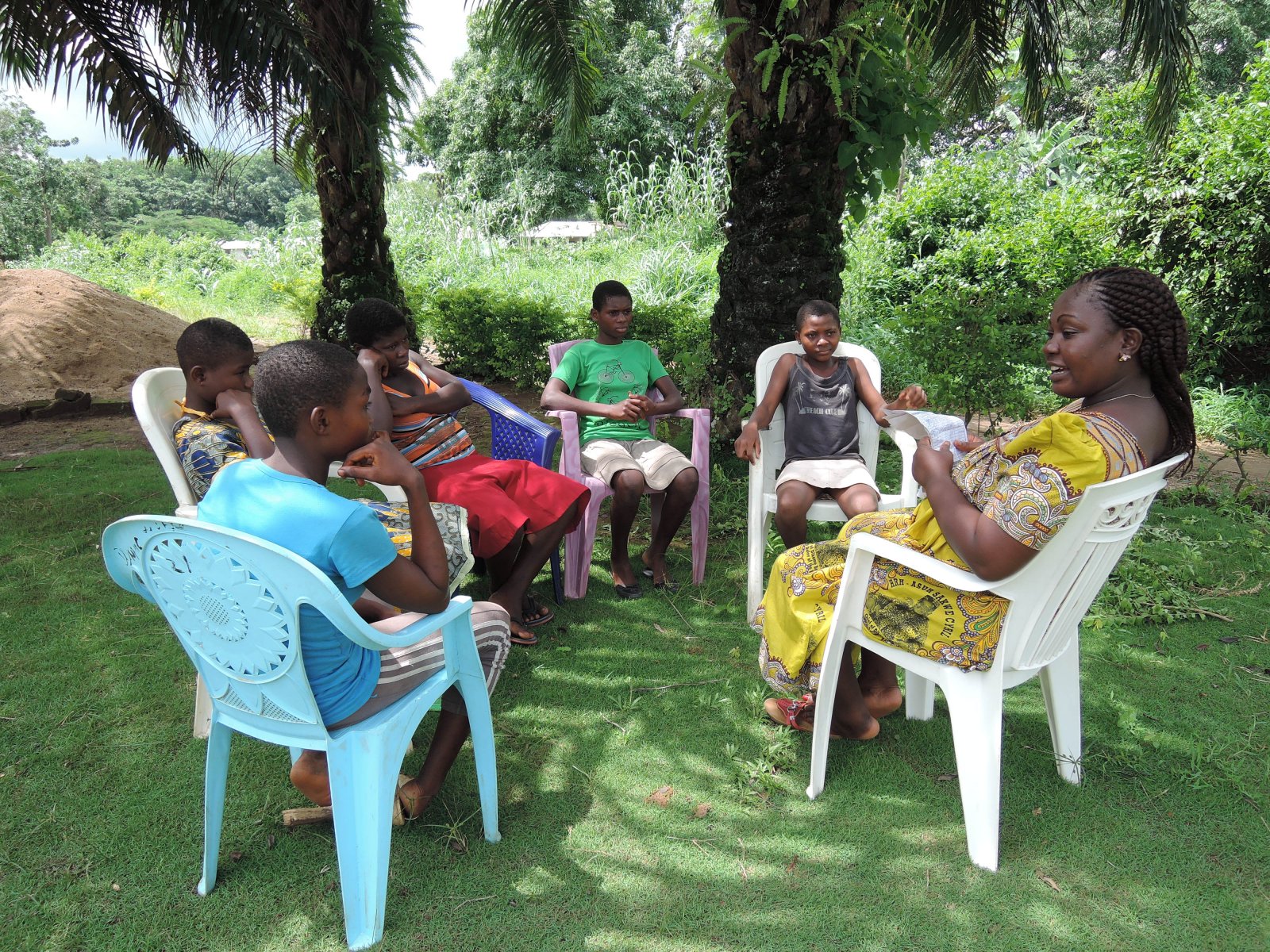 Me and 5 scholarship beneficiaries in a group mentoring session