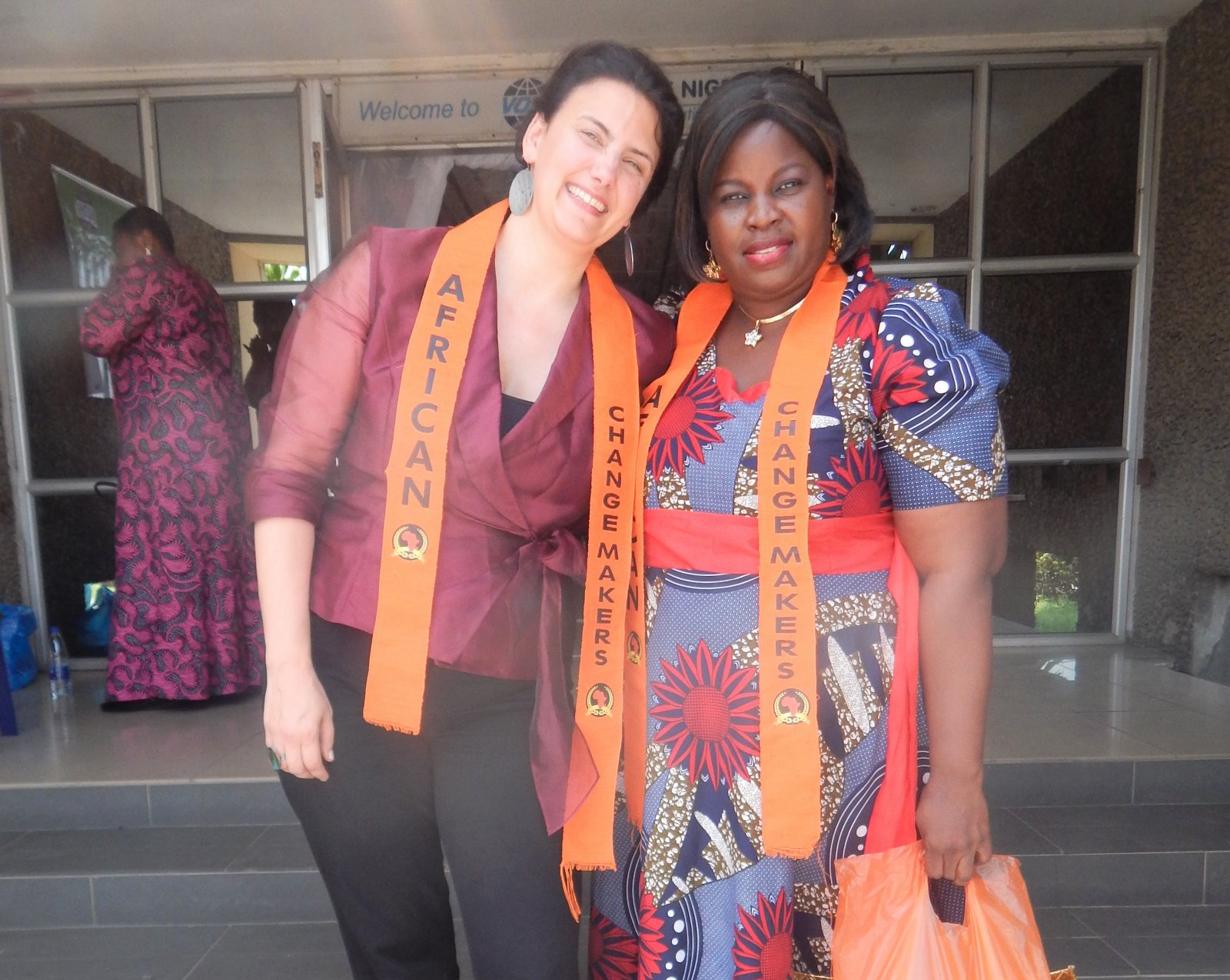 WorldPulse Meet-Up Event – Jensine Larsen (WorldPulse Founder) in Nigeria. Read More at https://bit.ly/2tcheim Photo Credit: Sade Omotayo (Phototrybe)