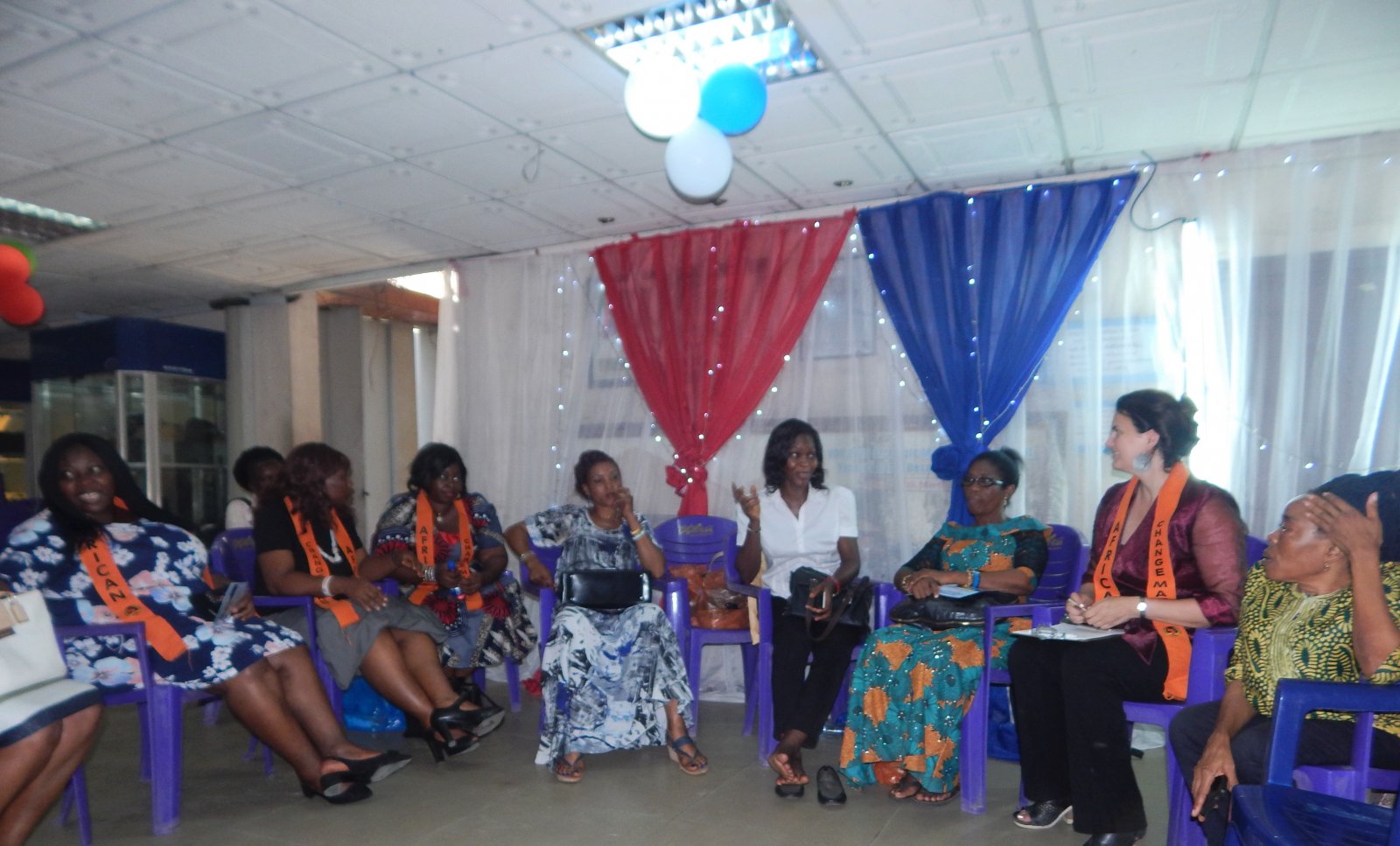 WorldPulse Meet-Up Event – Jensine Larsen (WorldPulse Founder) in Nigeria. Read More at https://bit.ly/2tcheim Photo Credit: Sade Omotayo (Phototrybe)