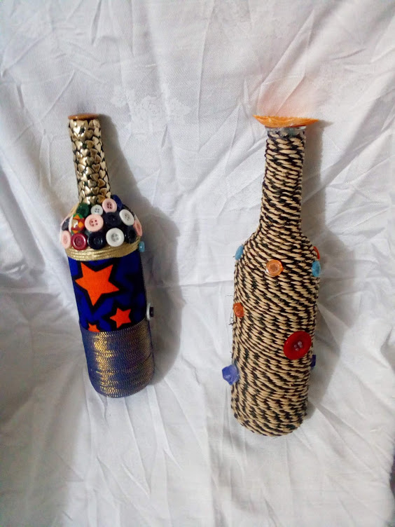 recyclage de bouteilles de vin rouge en pot de fleurs et décoratif