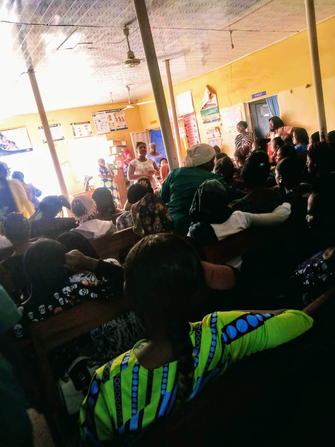Anti-GBV Campaigner, Henrietta Nonye Odey sensitizing pregnant women in a health facility.